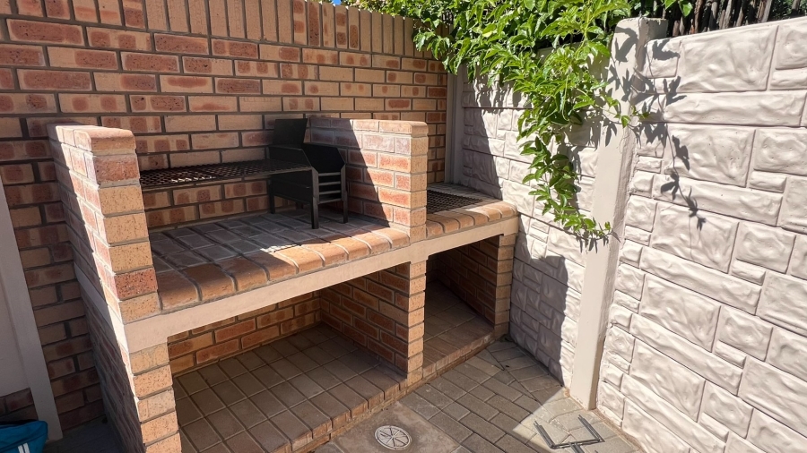 To Let 1 Bedroom Property for Rent in Langenhovenpark Free State